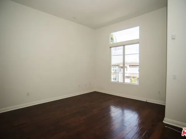 5831 Seawalk Dr Unit 221, Playa Vista, CA 90094