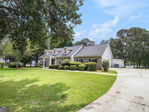 3rd image of 96 Pointe View Ct