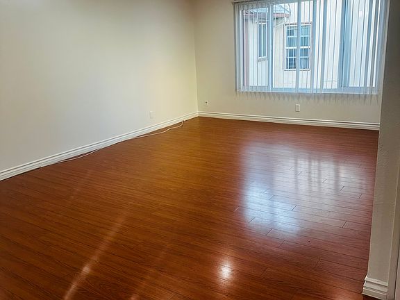 3rd image of 717 W Milford St #201