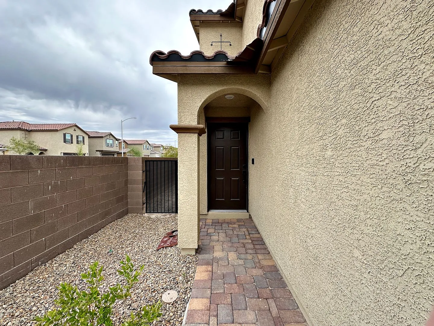 4 Bedroom + Loft Home In Gated Community — Photo 3