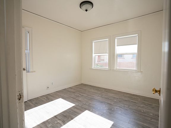 2nd image of 1006 Mill Pl #1006