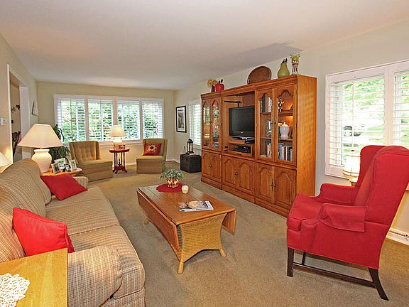 4th image of N1735 E Beach Dr