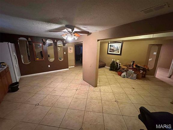 5th image of 2137 Bryan Ave