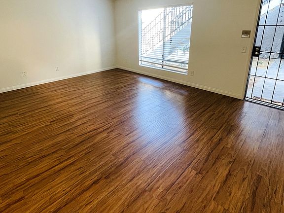 4th image of 4605 32nd St #6