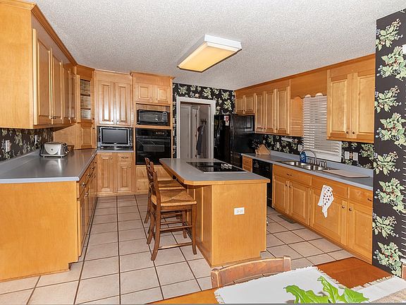 3rd image of 55 Scotchtown Dr
