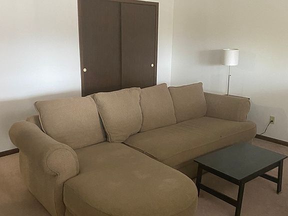 3rd image of 400 Tracy Ln APT 8
