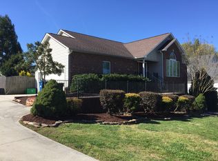 906 Lunar Dr, Archdale, NC 27263