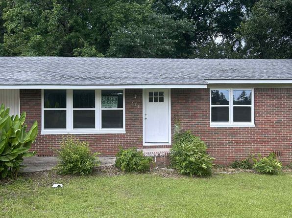 556 Main St