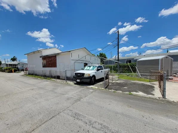 7605 NW 68th Ct, Medley, FL 33166