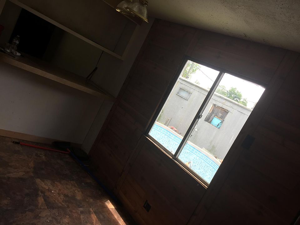 Dining roombedroom