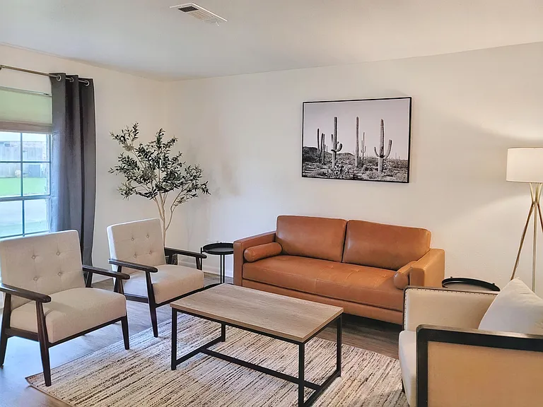 1145 Sunmeadow Dr — Photo 3