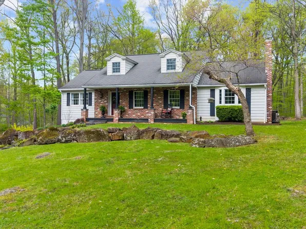 2942 Baas Rd, Green Lane, PA 18054