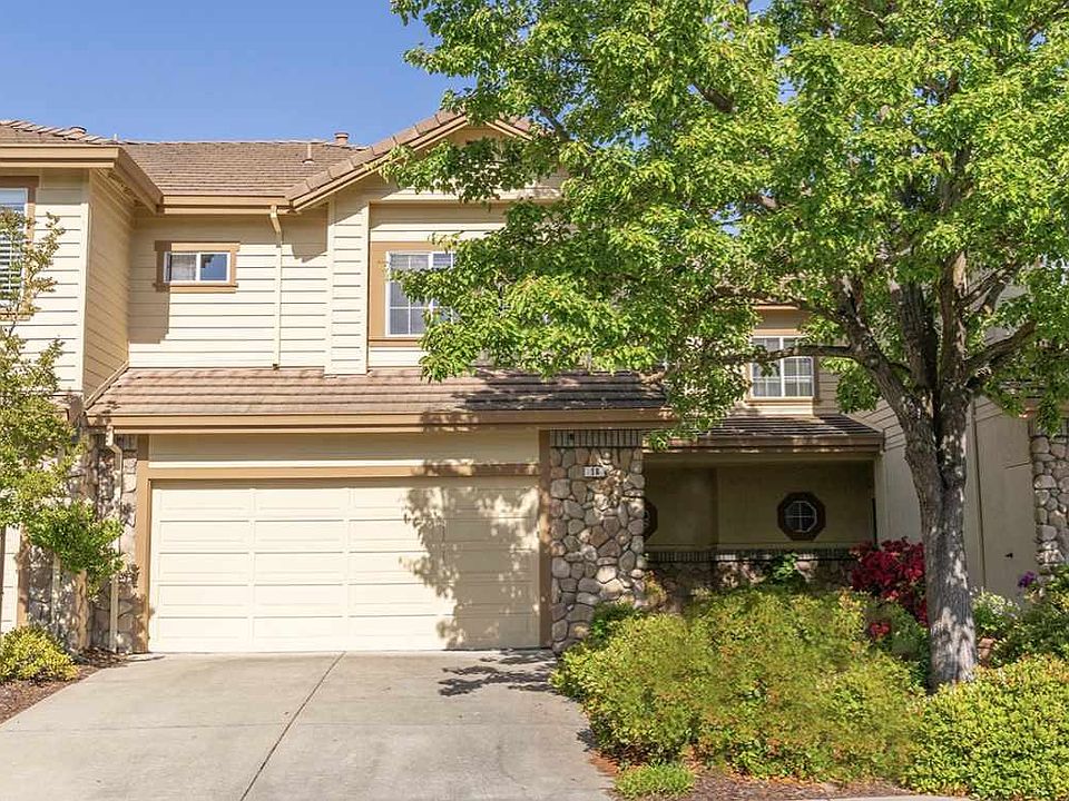 2nd image of 18 Mountain Valley Pl
