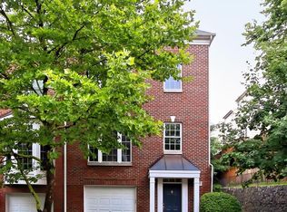 4009 Park Chase Dr, Fairfax, VA 22030