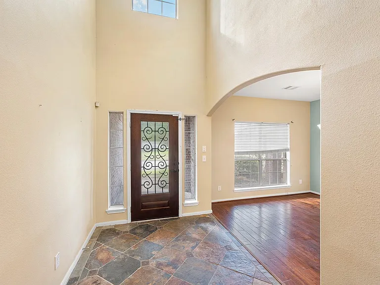 10003 Lynette Falls Dr — Photo 9