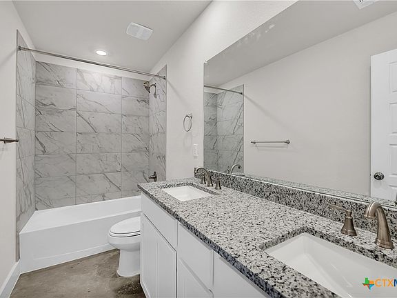 4th image of 1127 Lexington Dr