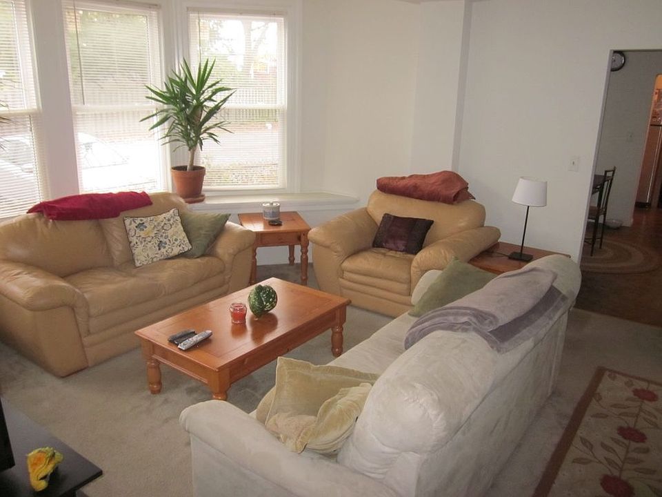 1st image of 466 Green Ln #1