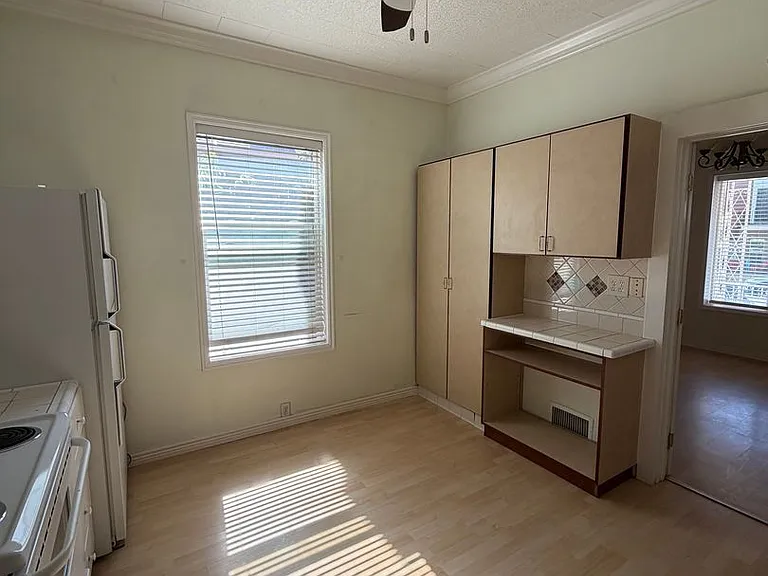 625 E Wilmington Ave — Photo 13