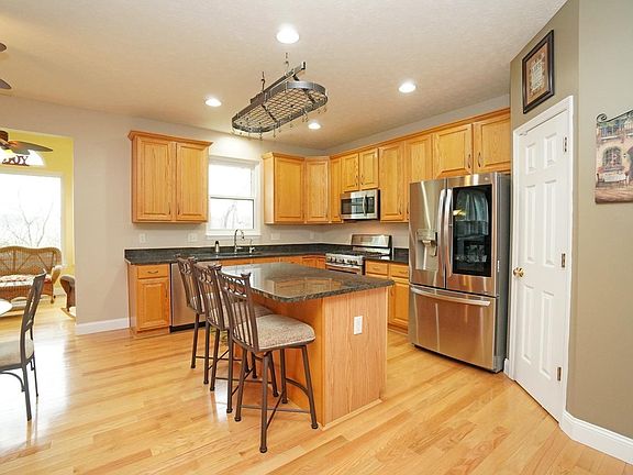5th image of 4653 Oakview Ct