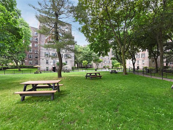 2nd image of 3069 Hobart St APT 1M