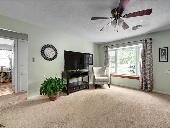 3rd image of 6416 Aylesworth Dr