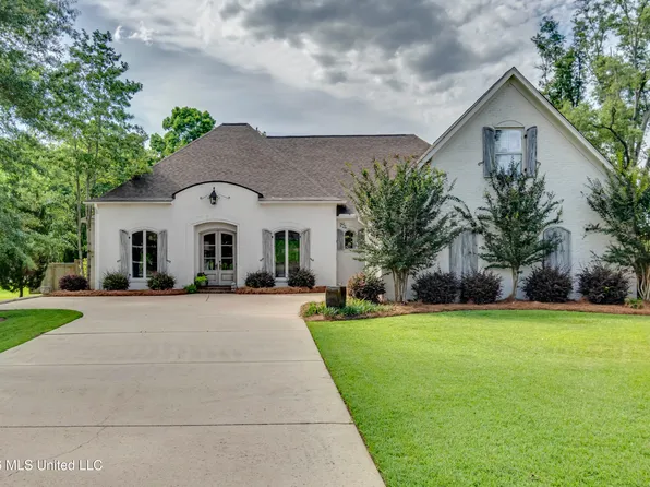 110 Meadow Park Dr, Canton, MS 39046