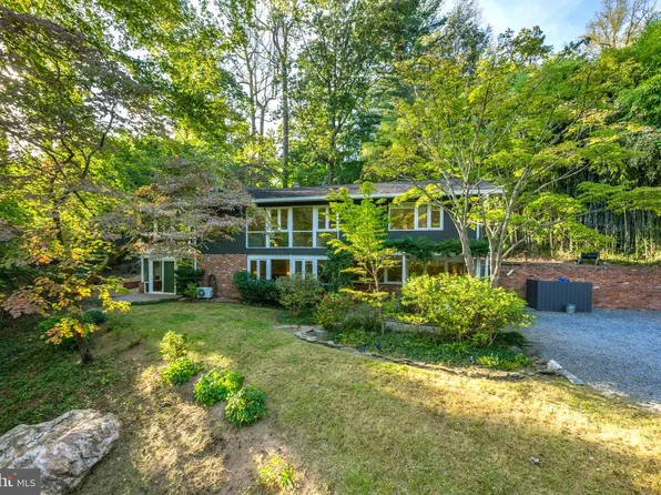 7108 Broxburn Dr, Bethesda, MD 20817