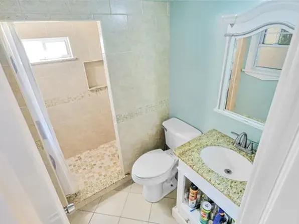 1210 43rd St #1, Galveston, TX 77550