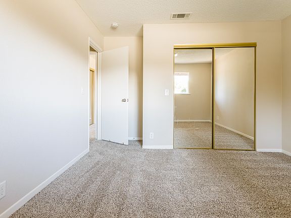 4th image of 42426 Acacia Ave