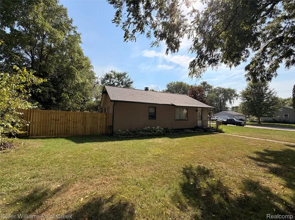 413 Turrill Ave, Lapeer, MI 48446