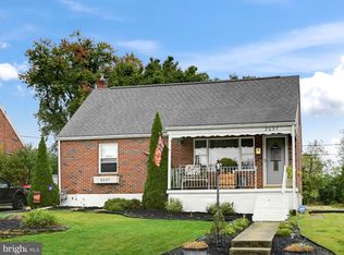 2037 Dennis Dr, Reading, PA 19601