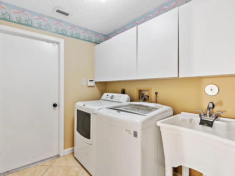 6051 NW 60th Ave — Photo 19