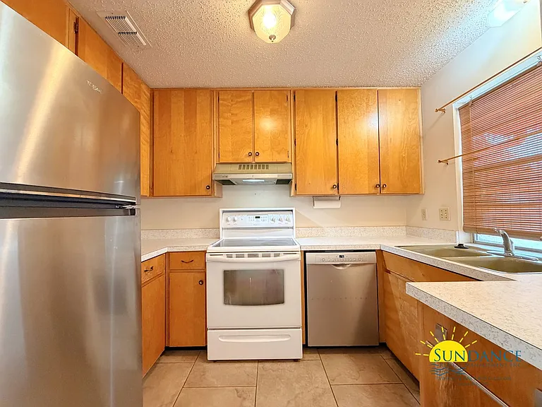 11 Oak Ln — Photo 6