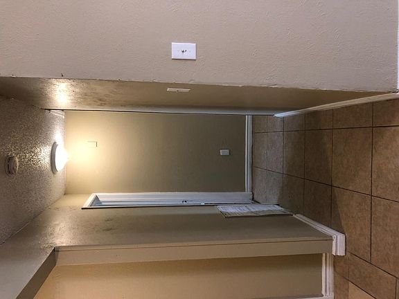 2nd image of 1424 Monica Ln