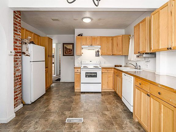 5th image of 409 E Wellesley Ave