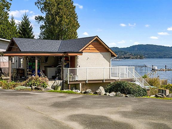 4th image of 5979 Sooke Rd