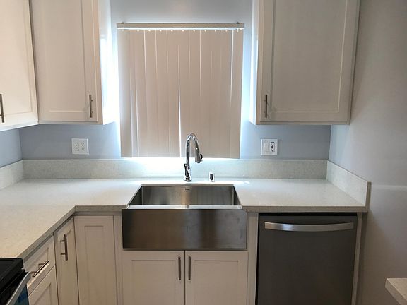 4th image of 420 Almond Ave #7