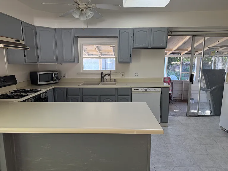 344 N Poli St — Photo 11