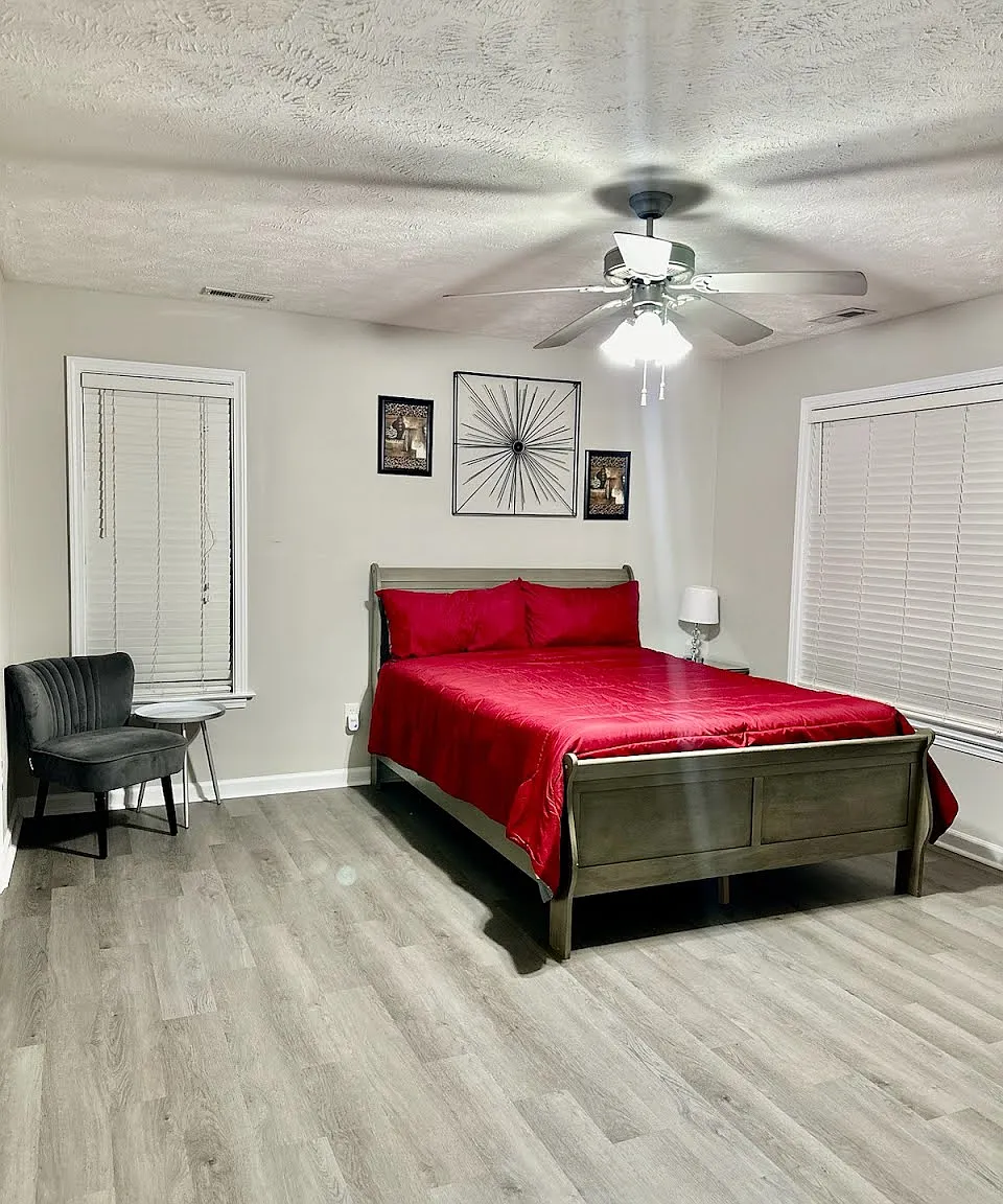 2 bed, 1324 sqft, $2,400 — Photo 3