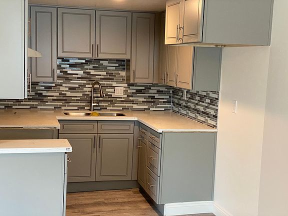 2nd image of 22908 Maple Ave #4
