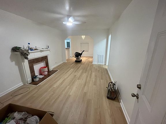 3rd image of 725 Eubanks