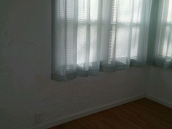 4th image of 15894 27th Ave