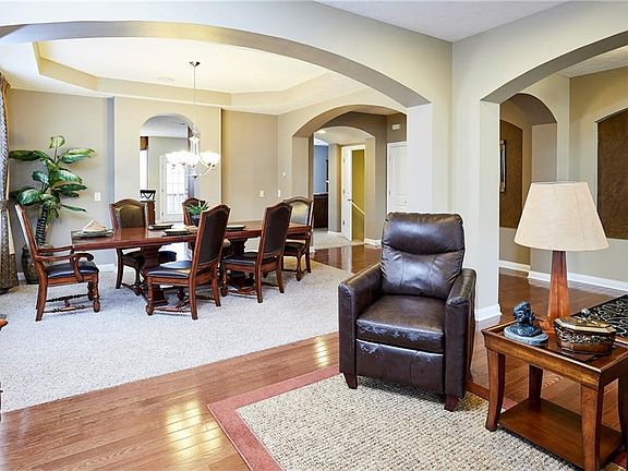 5th image of 7738 Solomon Dr