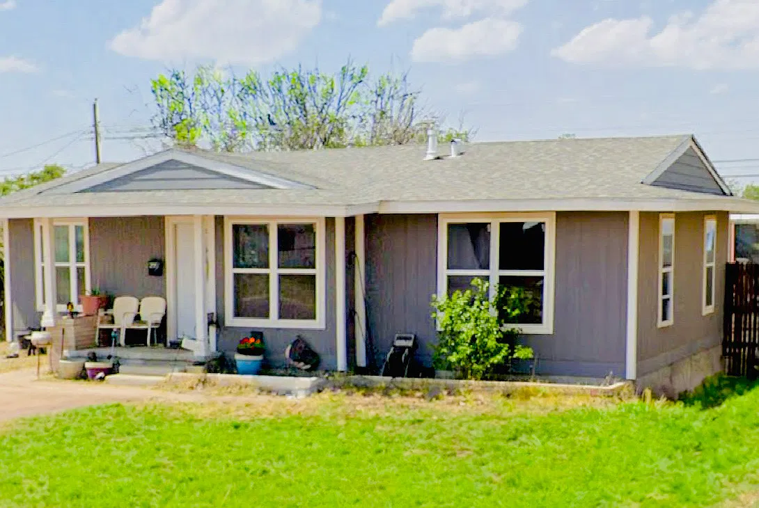 3 bed, 1061 sqft, $650 — Photo 1