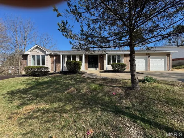 924 Fernview Dr, Saint Louis, MO 63141