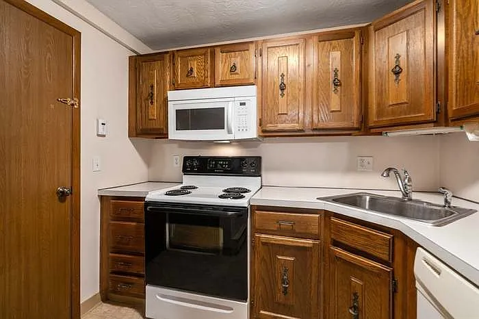 151 Providence Rd #3 — Photo 4