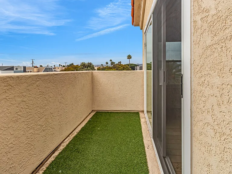 1551 Fortuna Ave — Photo 9