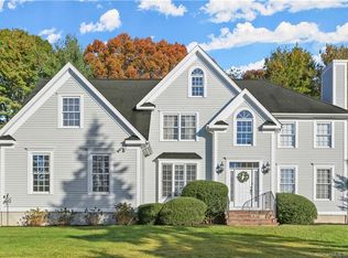 523 Flax Hill Rd, Norwalk, CT 06854