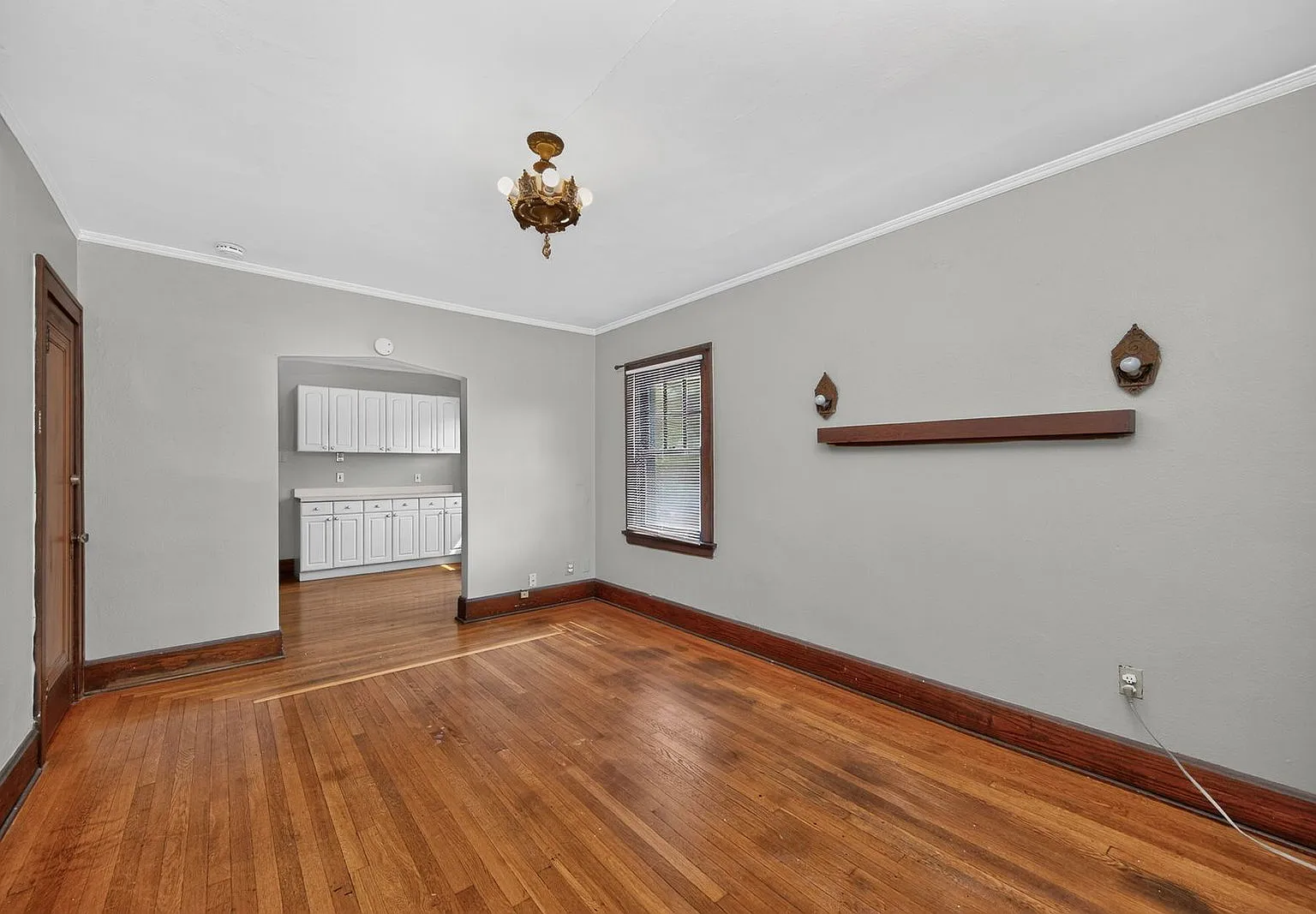 1 bed, 1.0 bath, 702 sqft, $1,095 — Photo 2