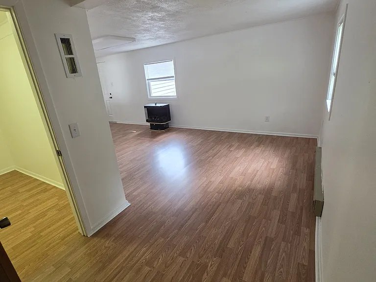 212 Brady Ln #B — Photo 30